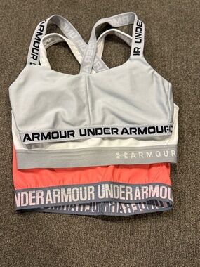 Bundle - Under Armour Sports Bra women size medium